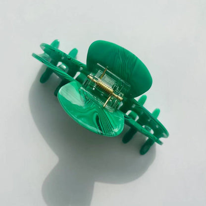 Jade green claw